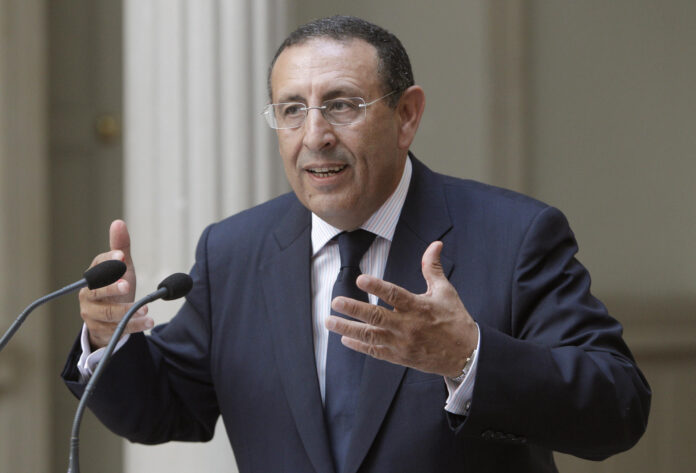 Fotografía de archivo en la que se captó al embajador de Marruecos en Estados Unidos, Youssef Amrani. EFE/Emilio Naranjo

