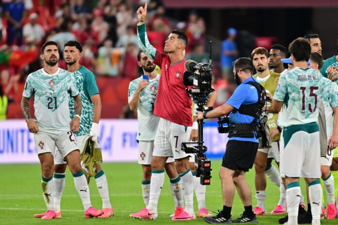 Cristiano Ronaldo recordó al fallecido jugador portugués Diogo Jota después del triunfo ante Croacia en Toronto. EFE/EPA/EDUARDO LIMA
