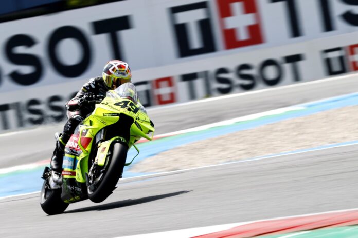 Fotografía del pasado 28 de junio, en la que puede verse al piloto italiano Fabio di Giannantonio, sobre su Ducati, durante el último Gran Premio de MotoGP, disputado en Assen (Países Bajos). EFE/ VINCENT JANNINK
