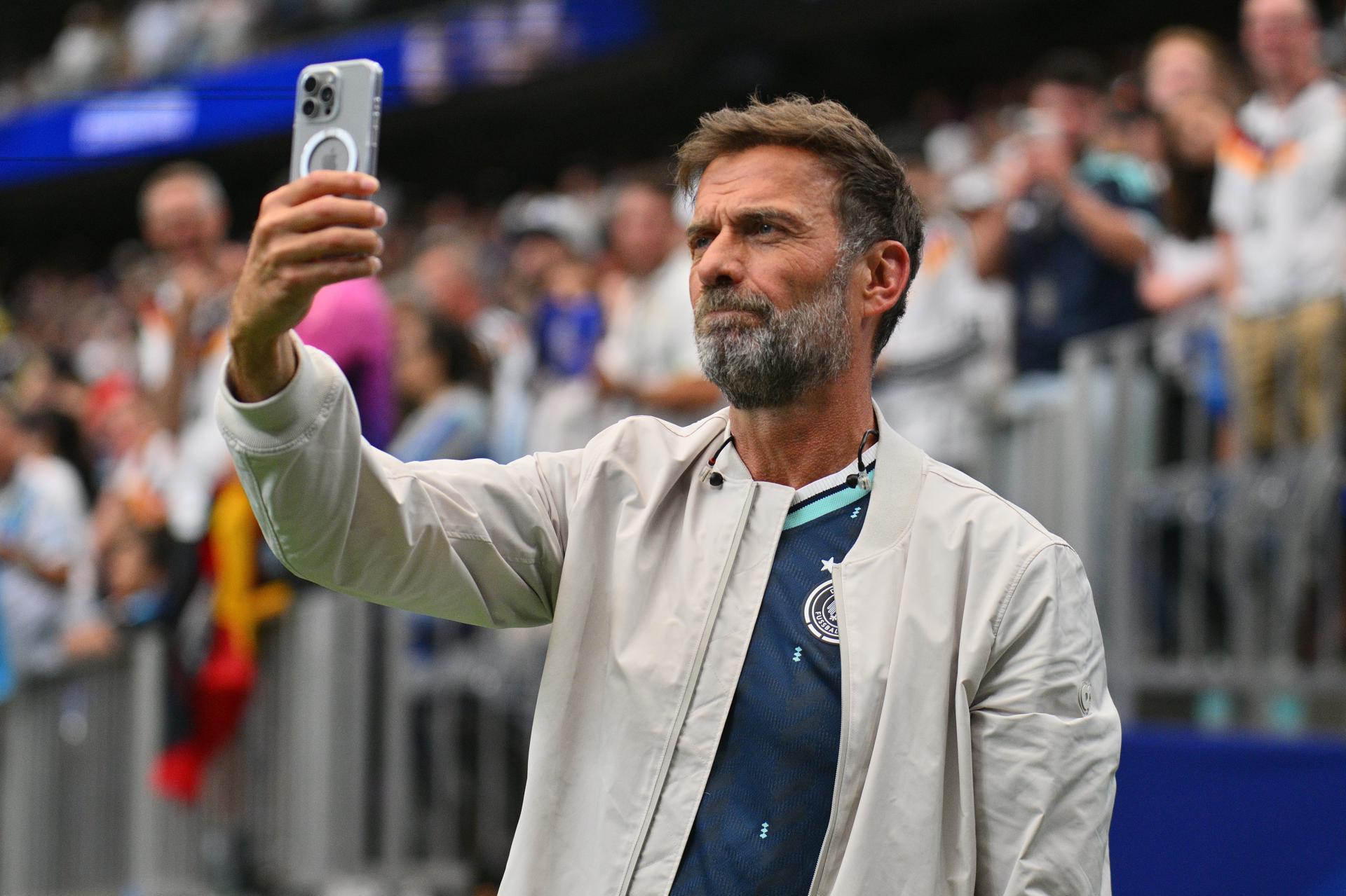 Fotografía del pasado 14 de junio, en la que puede verse al alemán Juergen Klopp durante su asistencia a un partido del Mundial de Estados Unidos, México y Canadá. EFE/ SAM WASSON