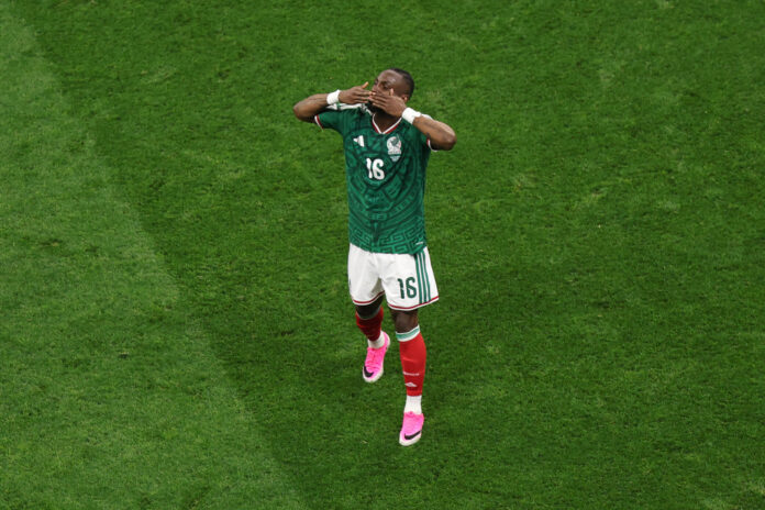 Fotografía del pasado 30 de junio, en la que puede verse al internacional mexicano Julián Quiñones, durante el partido de dieciseisavos de final del Mundial 2026 jugado contra Ecuador. EFE/ Isaac Esquivel
