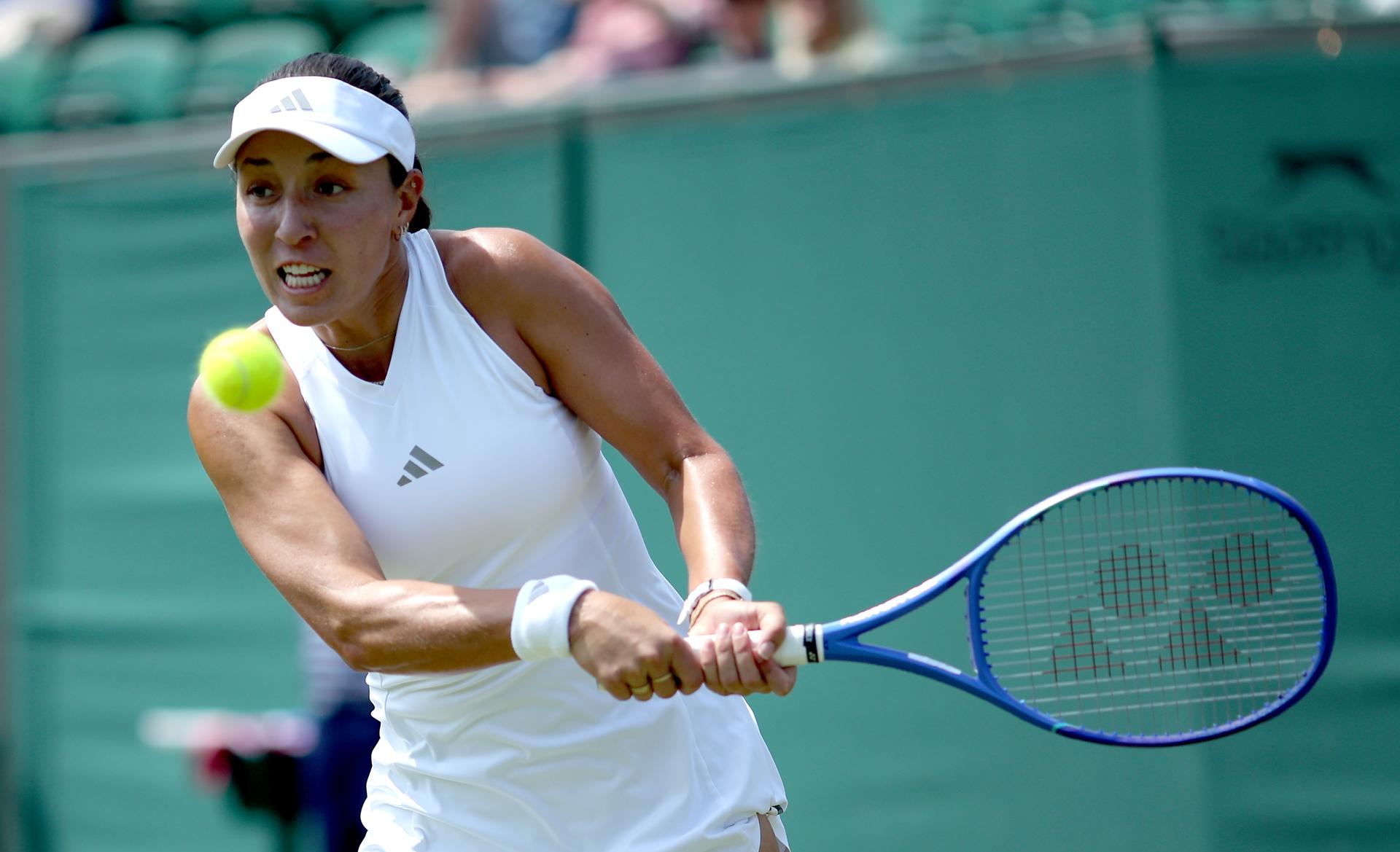 La estadounidense Jessica Pegula, durante su partido de tercera ronda del torneo de Wimbledon, disputado este viernes contra la española Jessica Bouzas. EFE/ ADAM VAUGHAN
