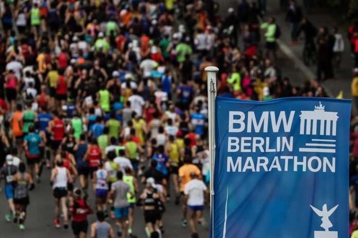 Participantes en el maratón de Berlín del año 2019. EFE/EPA/HAYOUNG JEON

