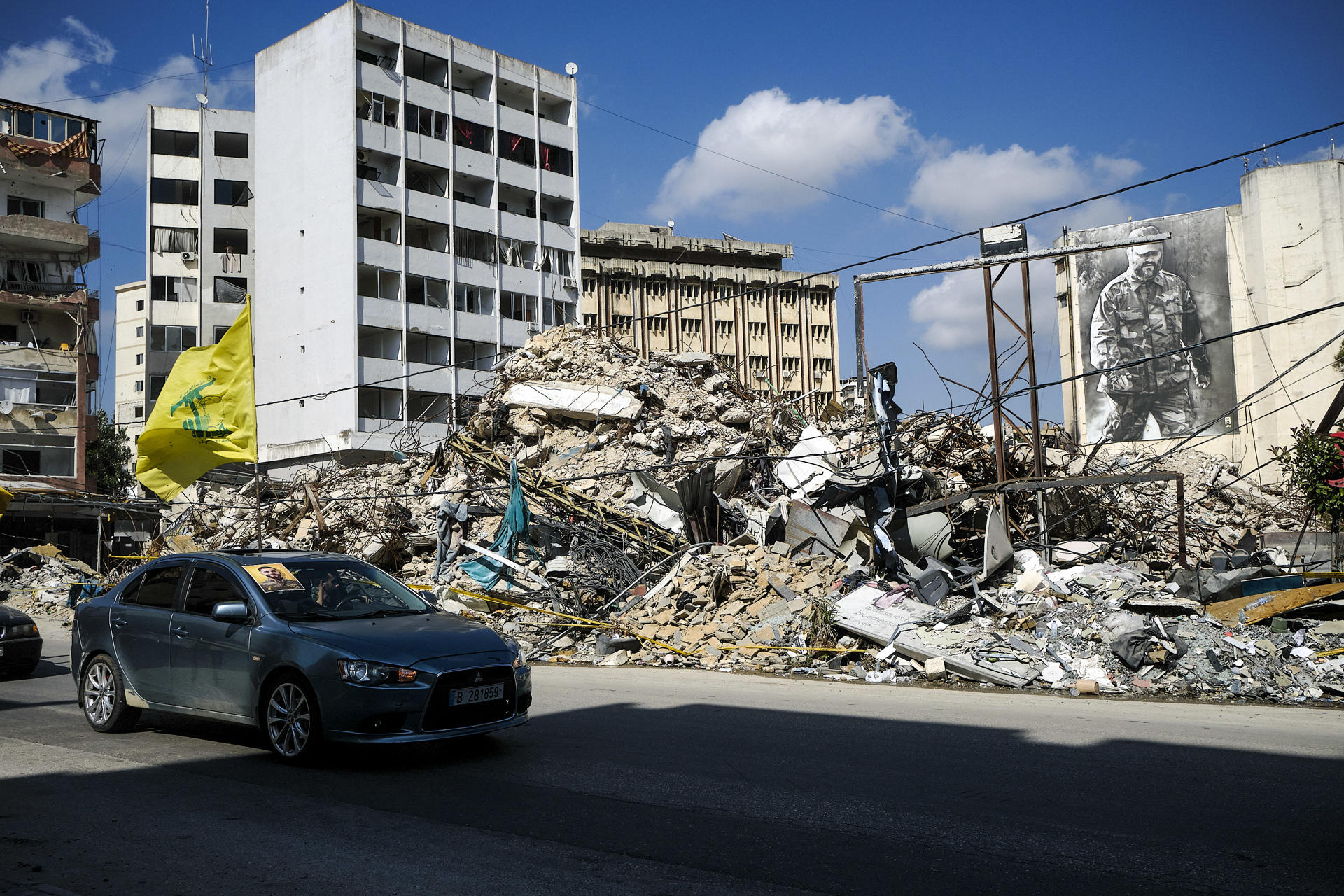 Las calles de la ciudad de Nabatieh, en el sur del Líbano, vuelven a llenarse lentamente de coches y peatones después de cuatro meses marcados por los bombardeos israelíes. EFE/Edgar Gutiérrez
