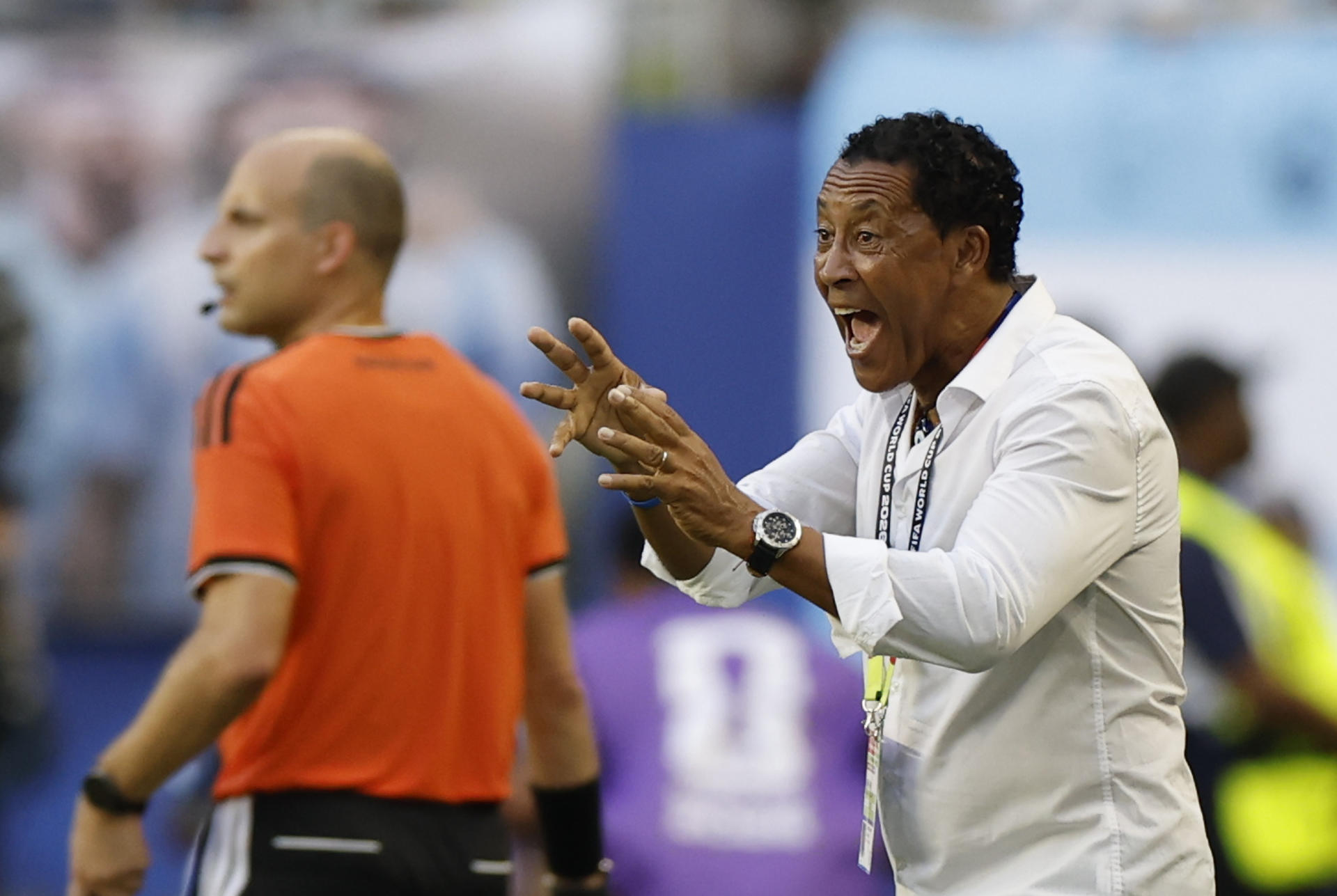 El entrenador de Cabo Verde, Pedro Leitão Brito 'Bubista', durante el partido ante Argentina en el estadio Hard Rock en Miami (Estados Unidos). EFE/Alberto Estévez