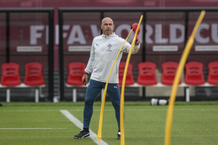 El seleccionador de Portugal Roberto Martinez en el entrenamiento en Toronto, Canada. EFE/EPA/MIGUEL A. LOPES

