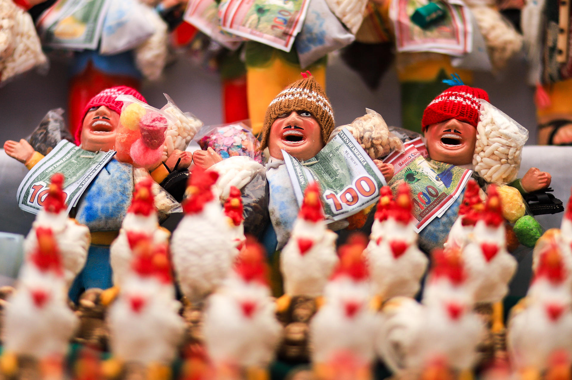 Fotografía que muestra figuras en una feria de miniaturas este sábado en La Paz (Bolivia). EFE/ Gabriel Márquez