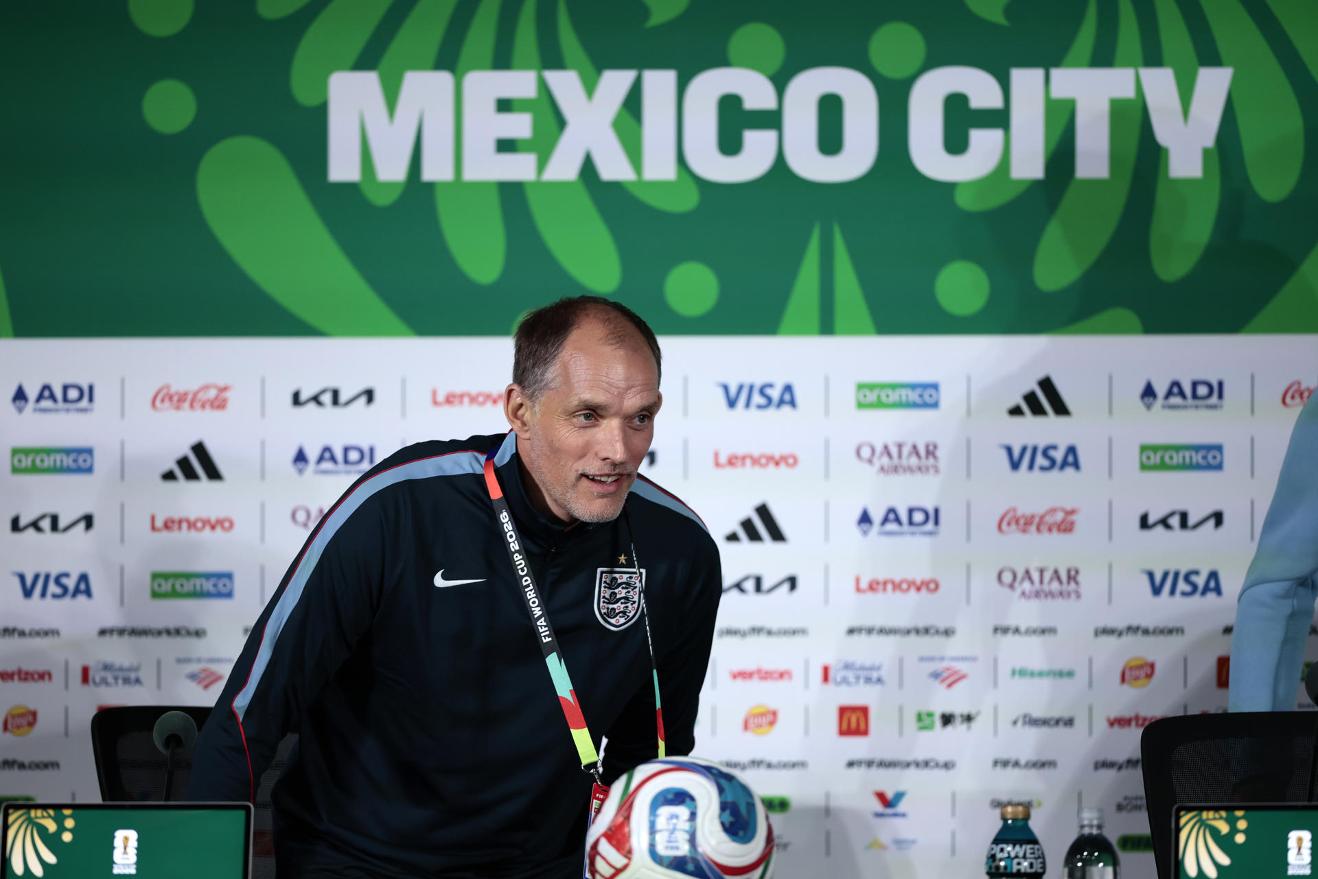 El seleccionador de Inglaterra, Thomas Tuchel, habla en una rueda de prensa este sábado en Ciudad de México. EFE/ José Méndez