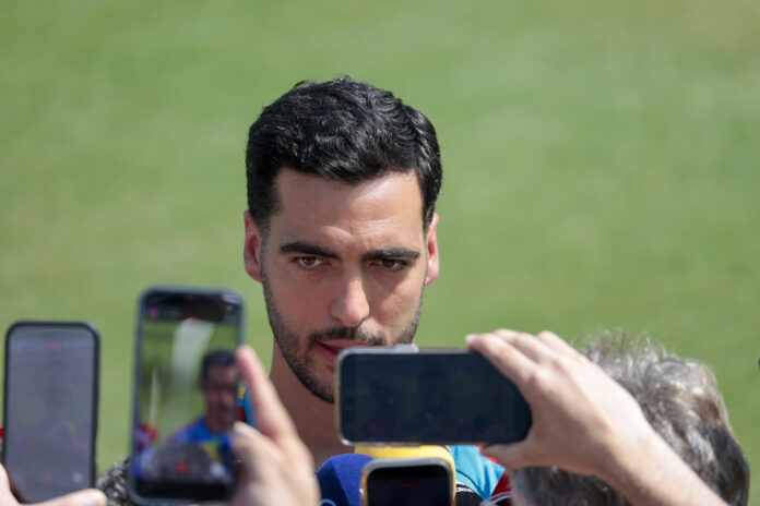 El jugador de la selección de España Mikel Merino, durante el entrenamiento de la selección de España este domingo en el Estadio Cotton Bowl de Dallas (Estados Unidos). EFE/ Lavandeira jr
