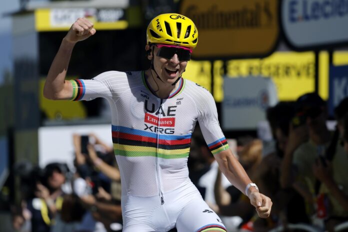 El ciclista esloveno Tadej Pogacar, del UAE Team Emirates XRG, durante la tercera etapa del Tour que se ha disputado entre Granollers y Les Angles, Francia. EFE/EPA/GUILLAUME HORCAJUELO
