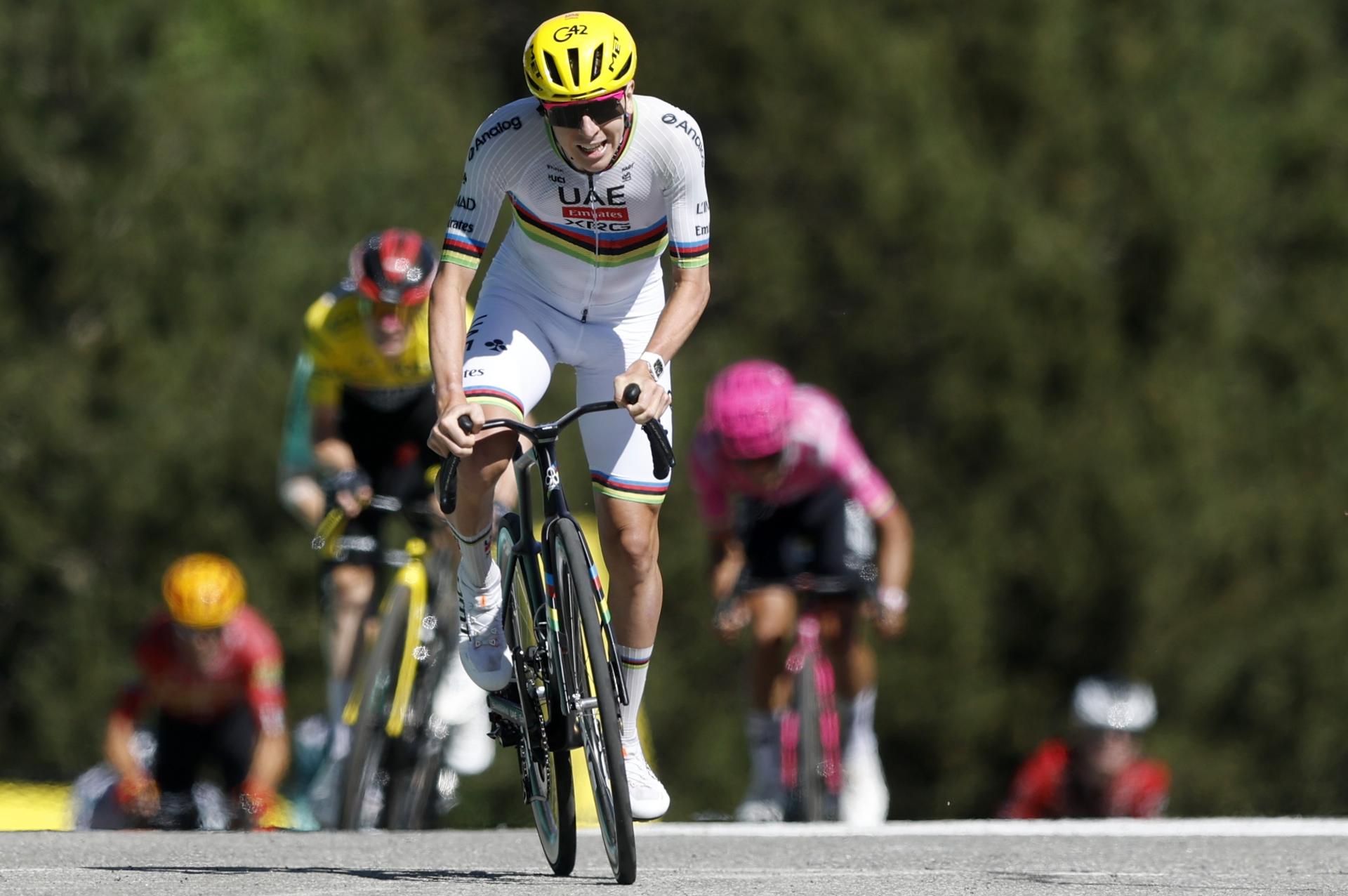 El ciclista esloveno Tadej Pogacar, del UAE Team Emirates XRG, durante la tercera etapa del Tour que se ha disputado entre Granollers y Les Angles, Francia. EFE/EPA/YOAN VALAT