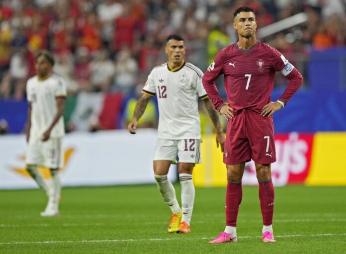 Cristiano Ronaldo durante el encuentro entre España y Portugal correspondiente a los octavos de final del Mundial 2026, este lunes en Dallas EFE/EPA/JEFFREY MCWHORTER
