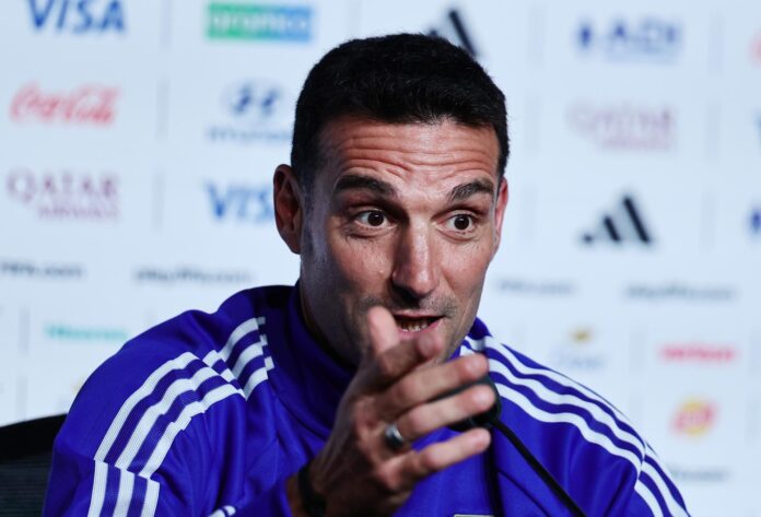 El entrenador de Argentina, Lionel Scaloni, ofrece una conferencia de prensa en Atlanta, Georgia, EE.UU., el 6 de julio de 2026. EFE/EPA/RONALD WITTEK
