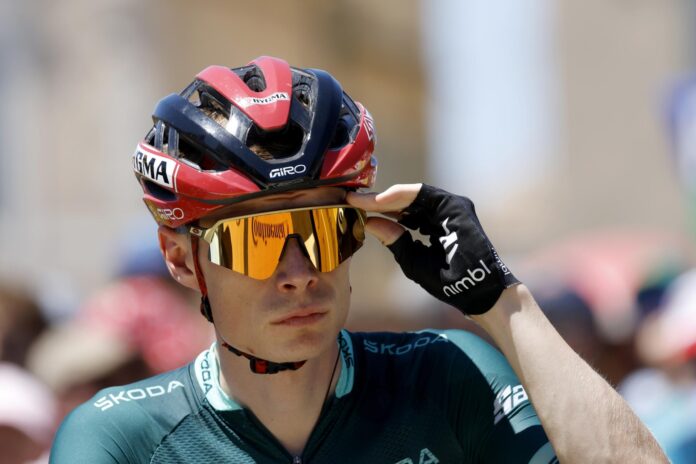 El ciclista danés Jonas Vingegaard (Visma | Lease a Bike), este martes, antes de la salida de la cuarta etapa del Tour de Francia.  EFE/YOAN VALAT
