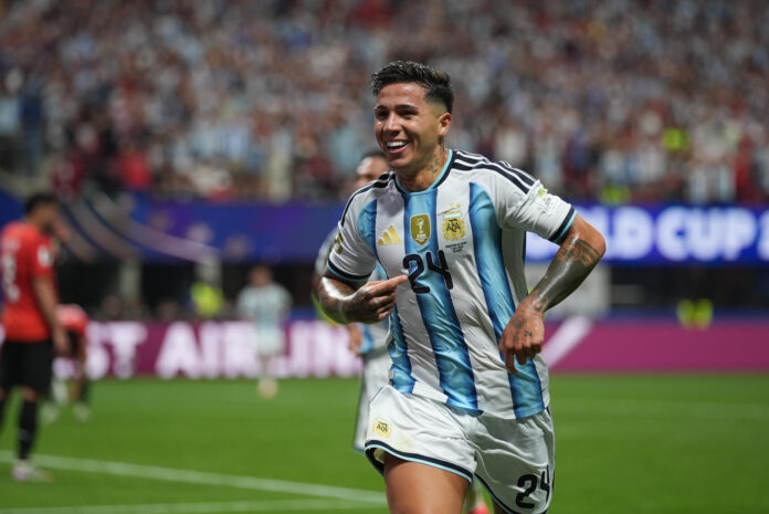 El centrocampista Enzo Fernández celebra tras marcar el 3-2 del triunfo de Argentina frente a Egipto del Mundial 2026, este martes en el Atlanta Stadium. EFE/Alberto Boal
