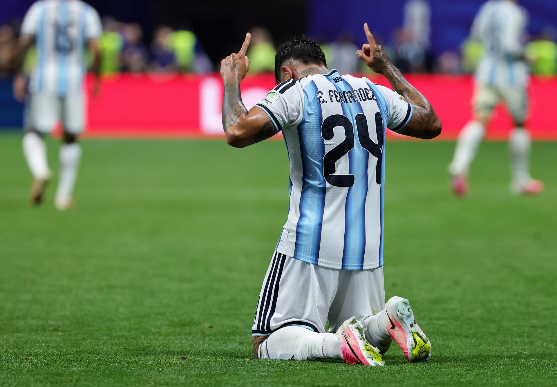 El centrocampista Enzo Fernández celebra tras marcar el 3-2 del triunfo de Argentina frente a Egipto del Mundial 2026, este martes en el Atlanta Stadium. EFE/EPA/CRISTOBAL HERRERA-ULASHKEVICH