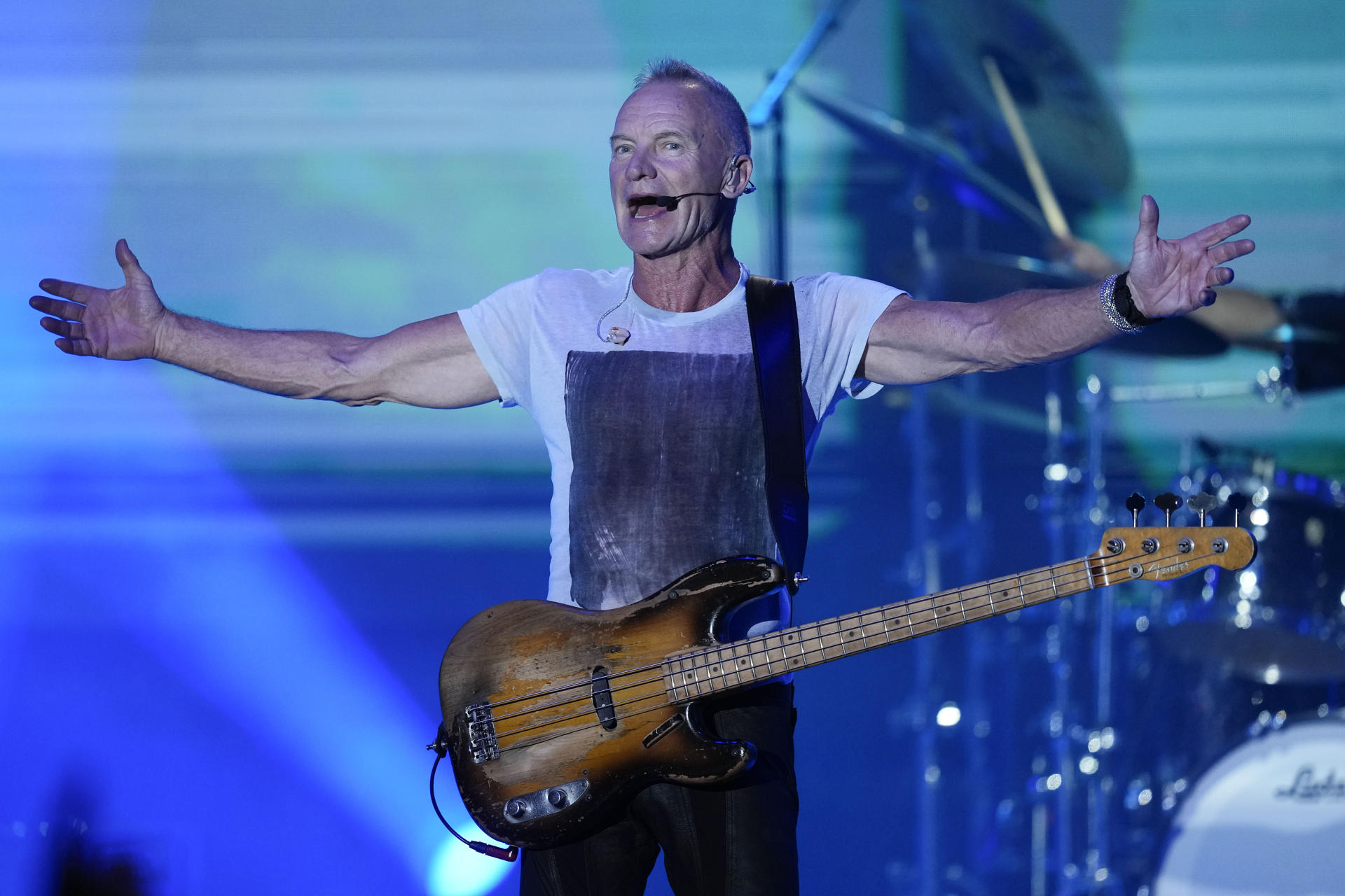 El cantante británico Sting, durante el concierto de su gira mundial STING 3.0. ofrecido este martes en Barcelona, en el marco del Festival Les Nits Occident. EFE/Enric Fontcuberta
