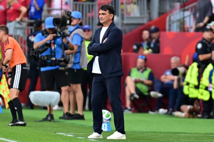 El ya exseleccionador nacional de Croacia, Zlatko Dalić, durante el partido del Mundial contra Portugal. EFE/EPA/EDUARDO LIMA
