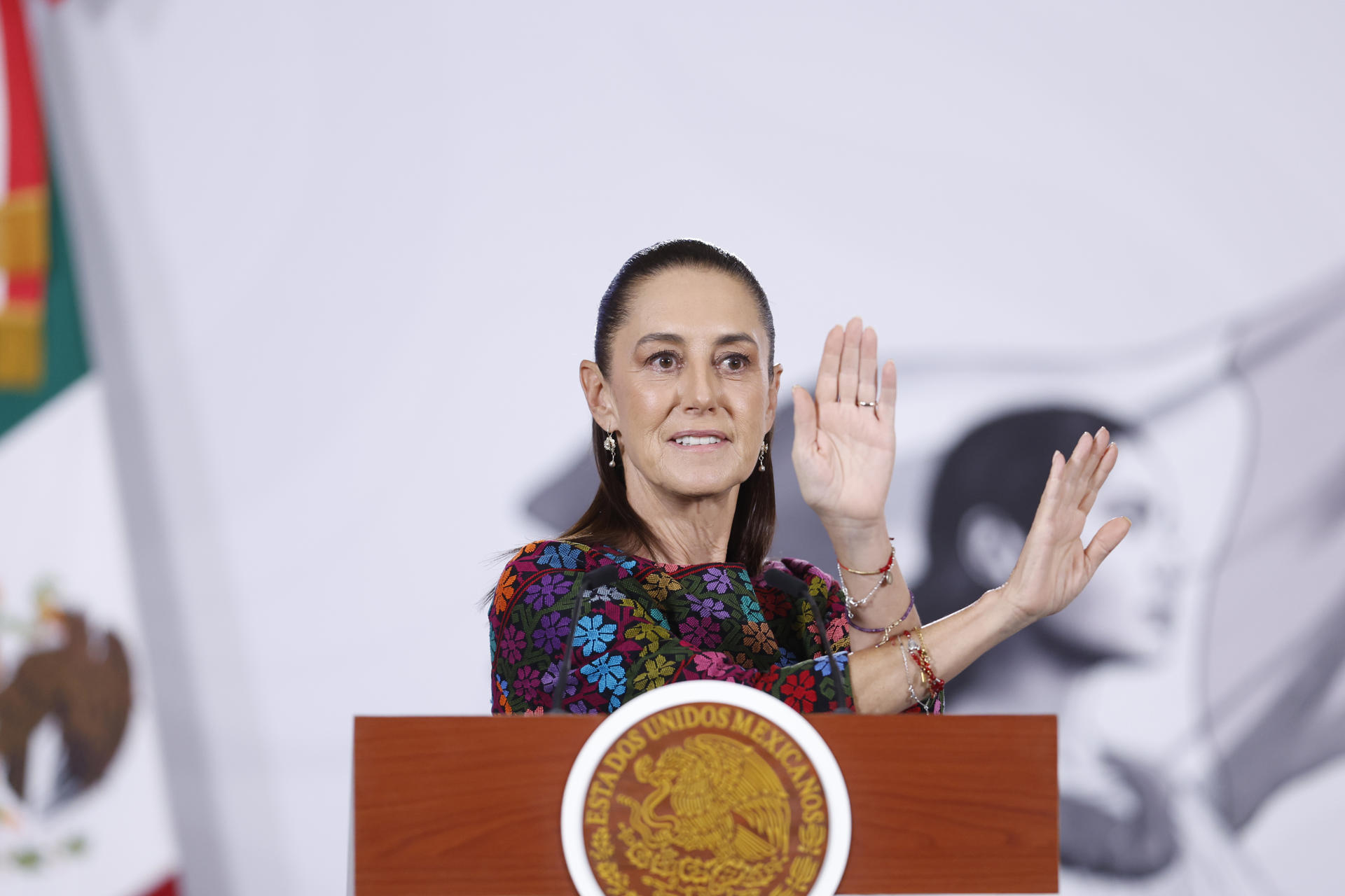 La presidenta de México, Claudia Sheinbaum, habla durante una rueda de prensa este miércoles en Palacio Nacional de la Ciudad de México (México). EFE/Sáshenka Gutiérrez