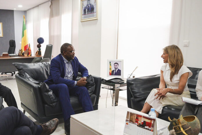 La vicepresidenta segunda del Gobierno español y ministra de Trabajo y Economía Social, Yolanda Díaz, subrayó este miércoles en Dakar que Senegal es 