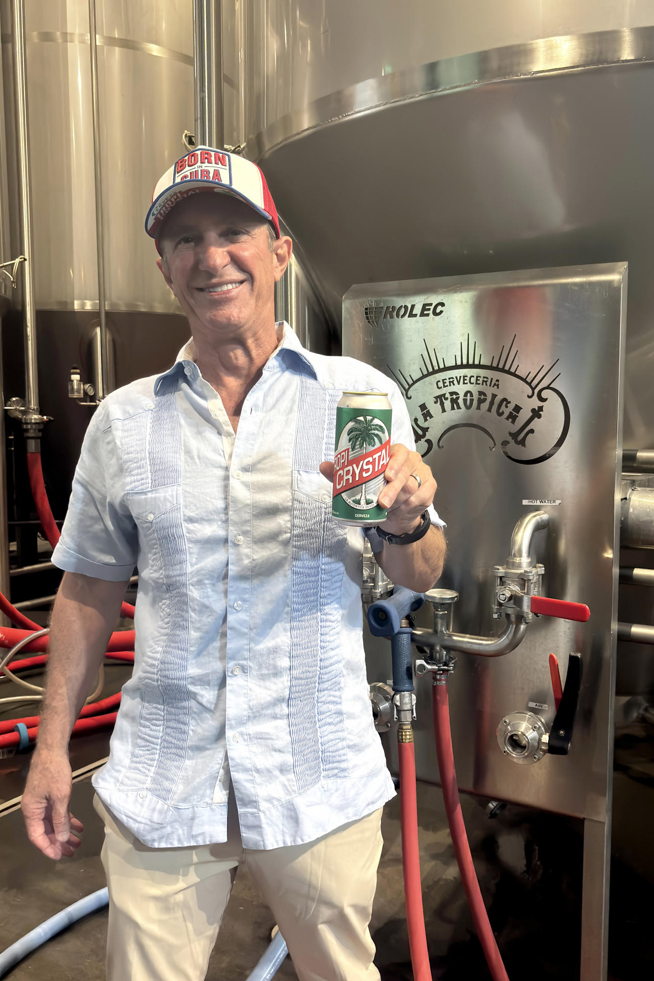 Fotografía del 02 de julio de 2026 que muestra al dueño y presidente ejecutivo de la ⁠Cervecería La Tropical, Manny Portuondo, posando para EFE durante una entrevista en las instalaciones de la compañía, en el barrio de Winwood en Miami, Florida, (Estados Unidos). EFE/ Pablo Urbón
