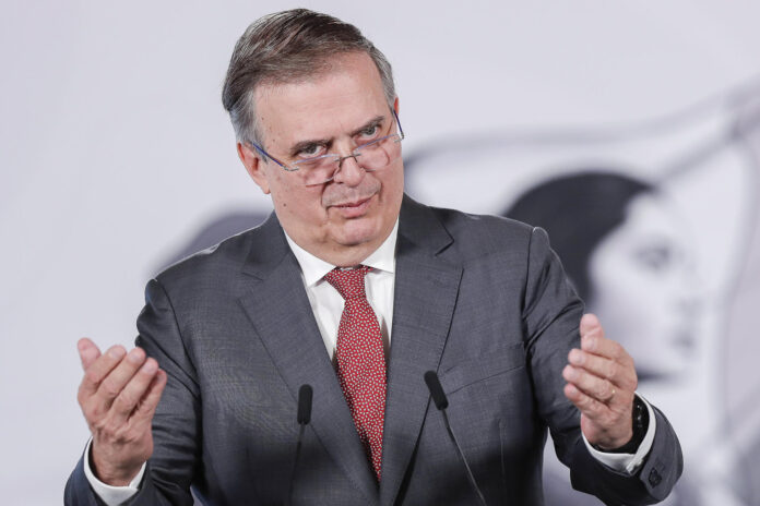 El secretario de Economía de México, Marcelo Ebrard, habla durante una rueda de prensa. Imagen de archivo. EFE/ Isaac Esquivel
