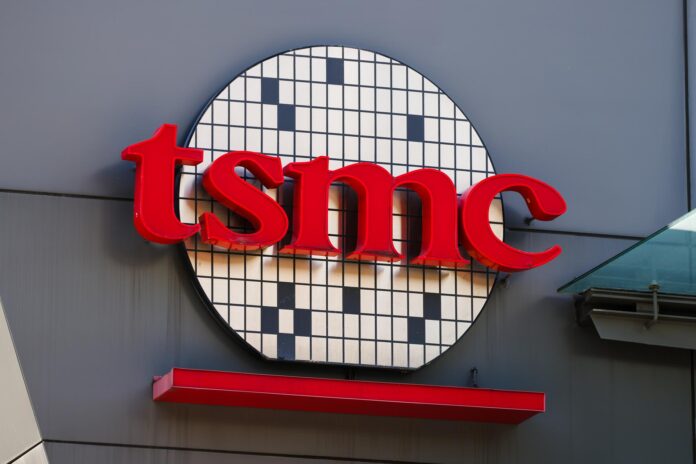 Fotografía de archivo del logotipo del principal fabricante taiwanés de semiconductores TSMC.
EFE/EPA/RITCHIE B. TONGO
