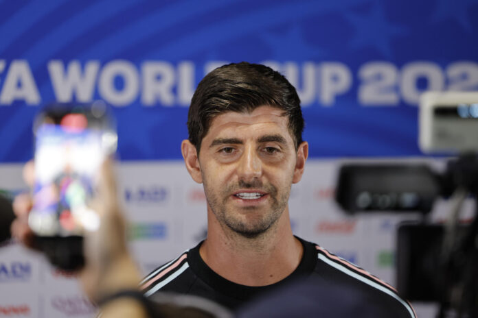El jugador de la selección de Bélgica Thibaut Courtoisica habla durante una rueda de prensa este miércoles, en Los Ángeles (Estados Unidos). EFE/ Lavandeira Jr.
