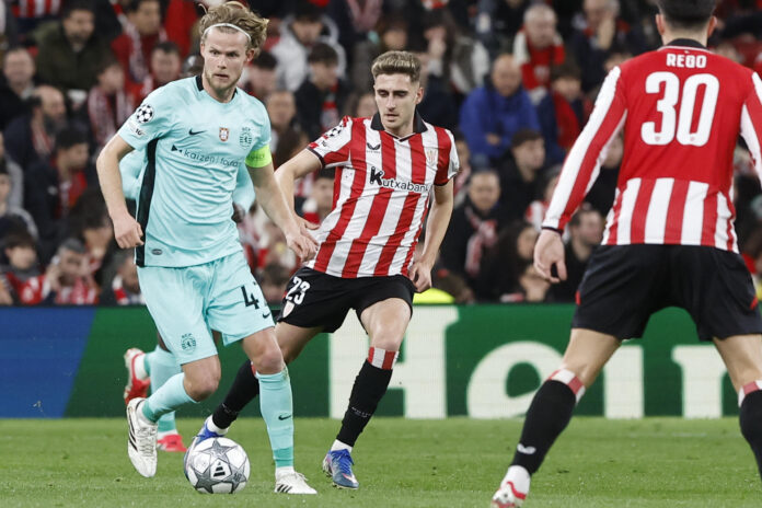Morten Hjulmand, en una foto de archivo en el partido contra el Athletic Club de la Liga de Campeones 2025-26. EFE/Miguel Toña.
