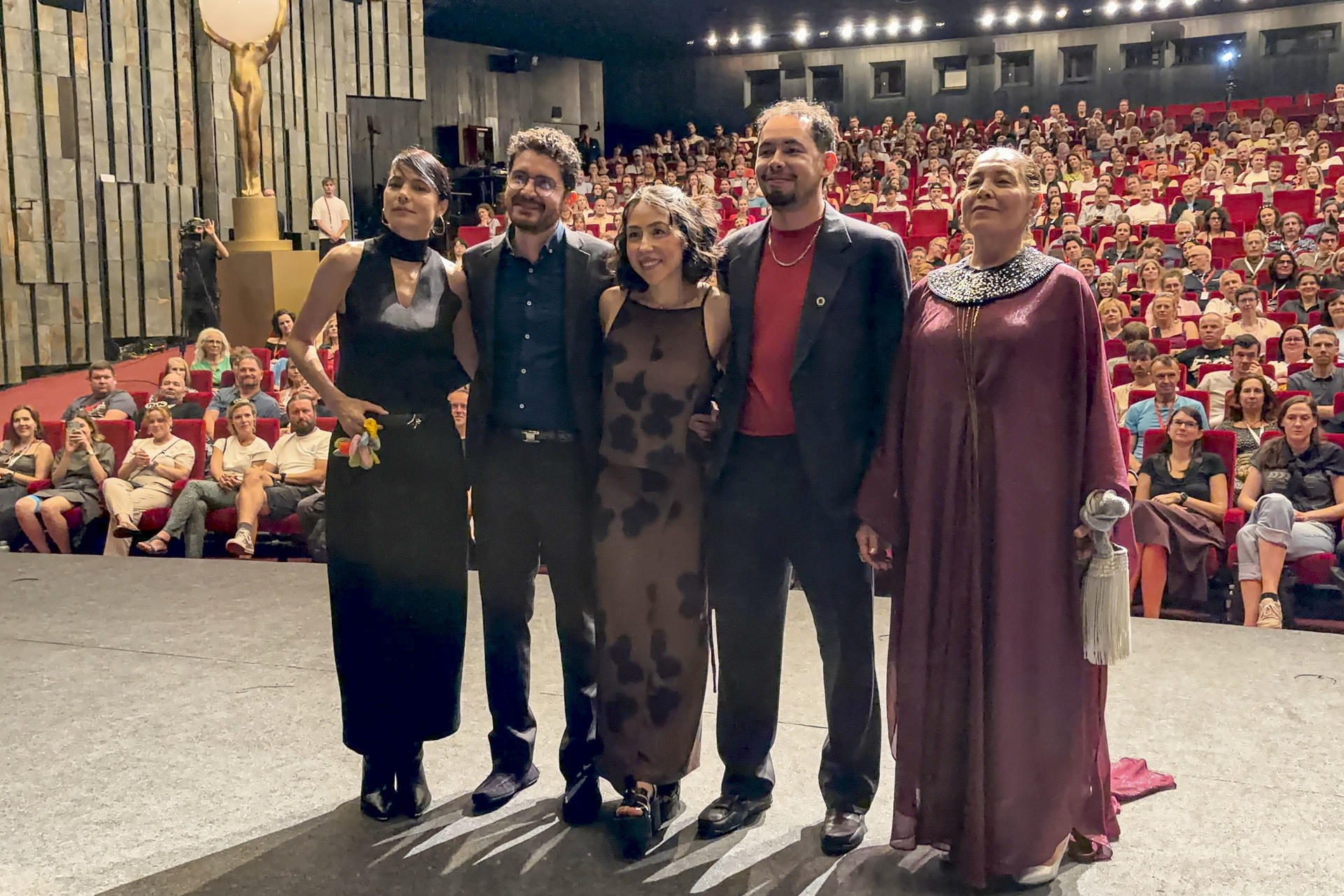 El drama de las casi 140.000 personas desaparecidas en el conflicto de Colombia desembarca en el Festival de Karlovy Vary con 'Cinco años, cuatro meses'. EFE/ Sara Corsellas
