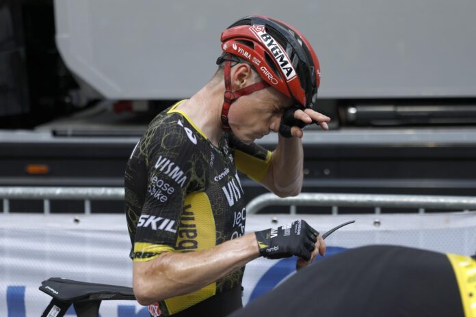 El ciclista danés Jonas Vingegaard tras acabar la sexta etapa del Tour de Francia. EFE/EPA/YOAN VALAT
