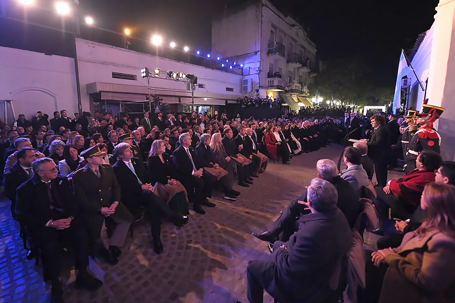 Fotografía cedida por la Presidencia de Argentina que muestra al mandatario Javier Milei hablando durante el 210º aniversario de la independencia de Argentina este jueves, en la Casa Histórica de la Independencia en San Miguel de Tucumán (Argentina). EFE/ Presidencia de Argentina
