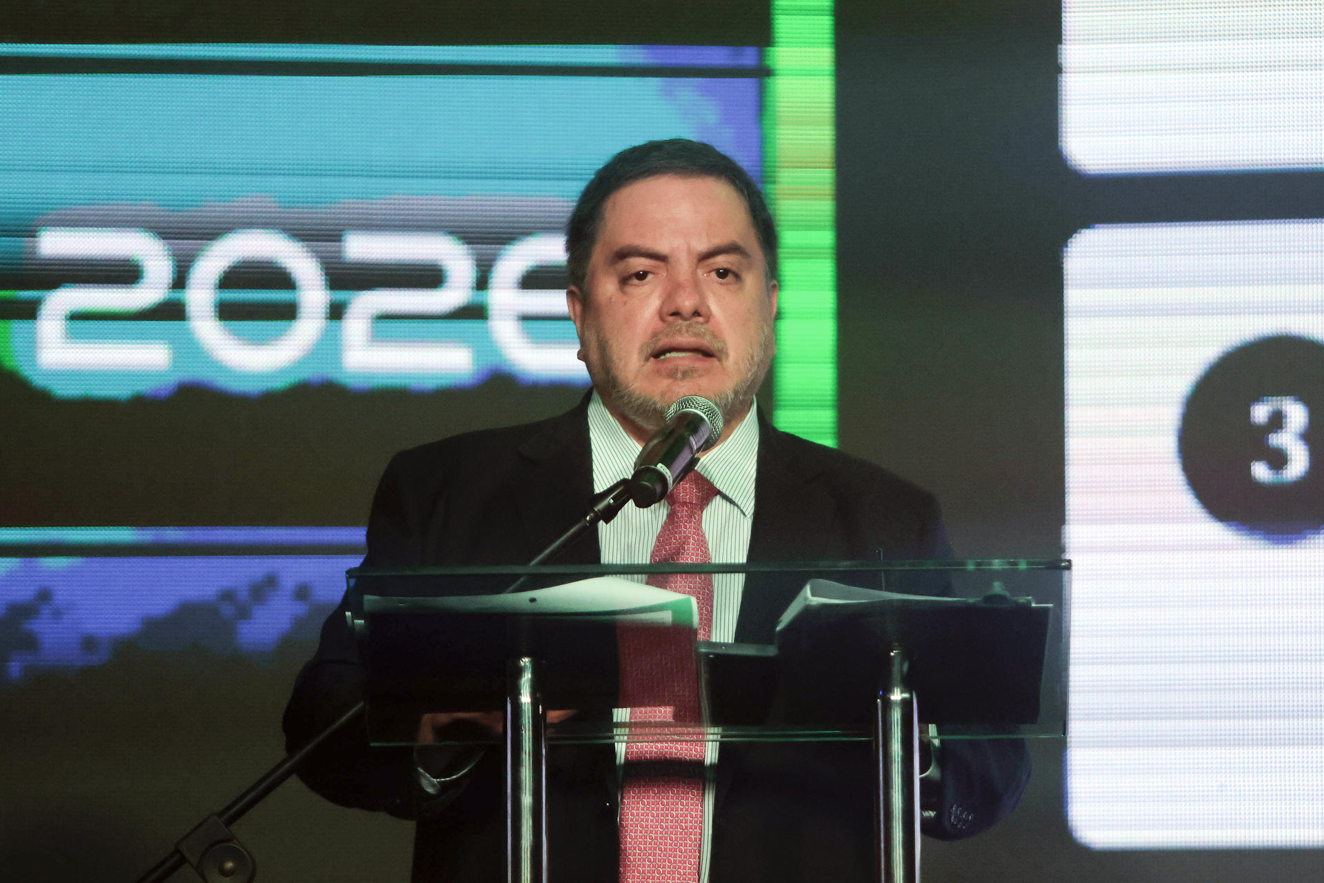 Expertos en educación se reúnen para debatir un "nuevo contrato educativo" que responda a los acelerados cambios tecnológicos y a la necesidad de una constante "reinvención" de las habilidades y conocimientos exigidos por un mercado laboral en permanente transformación. EFE/ Juan Carlos Torrejón
