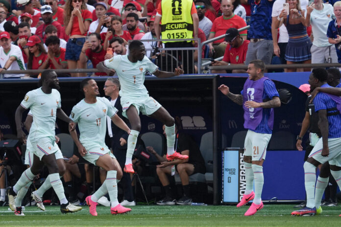 Ousmane Dembélé (en el aire), de Francia, celebra tras anotar el segundo gol de Francia frente a Marruecos en el Mundial 2026. EFE/ Ángel Colmenares
