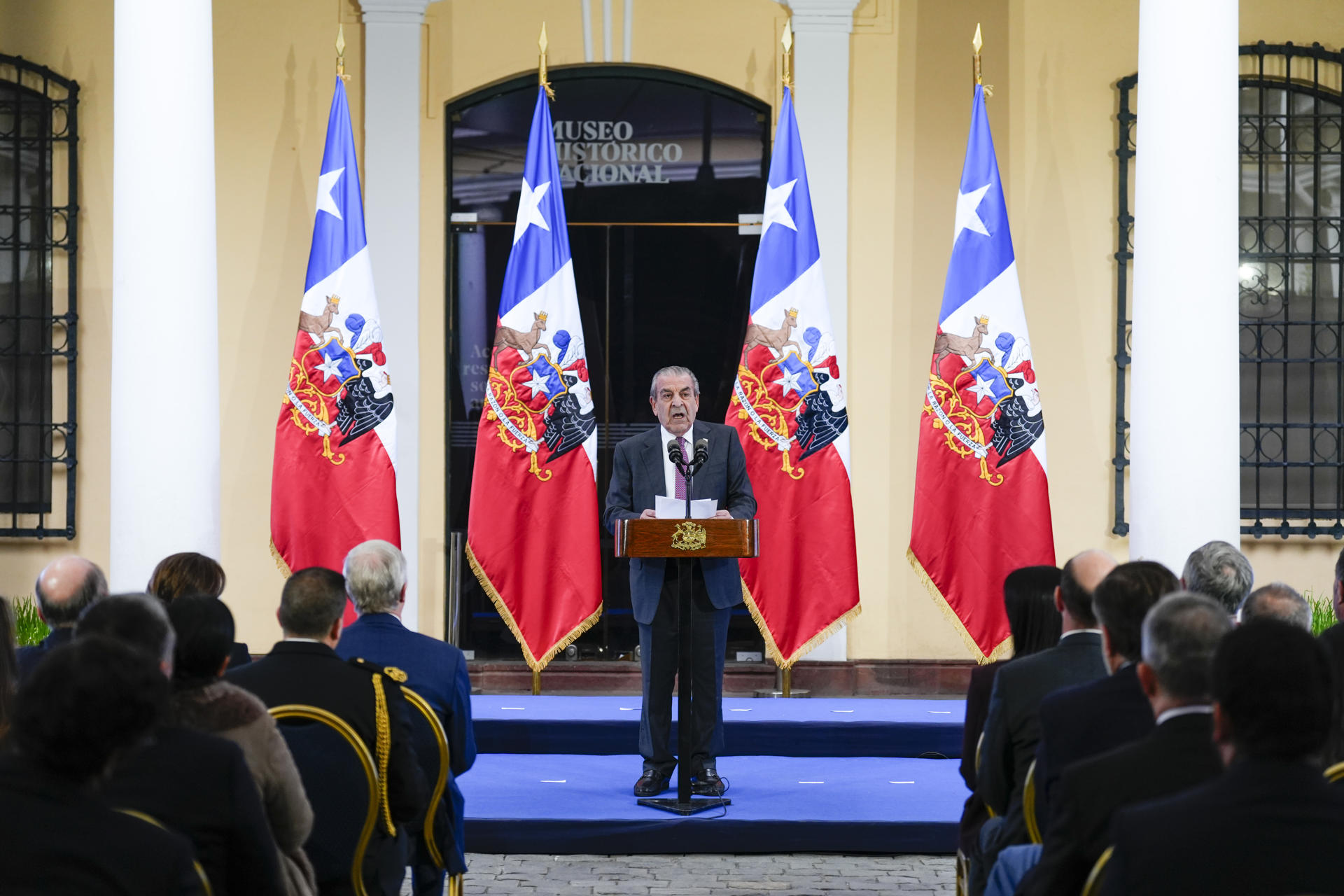 El expresidente de Chile Eduardo Frei Ruiz-Tagle habla durante de la conmemoración de los 200 años de la Presidencia de la República de Chile, en el Museo Histórico Nacional, en Santiago (Chile). EFE/ Adriana Thomasa