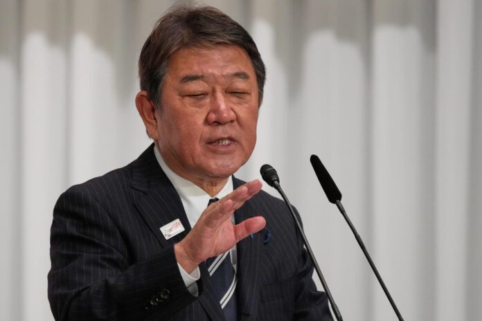 Imagen de archivo de Toshimitsu Motegi durante una rueda de prensa en Tokio, Japón, el 23 de septiembre de 2025. EFE/EPA/Eugene Hoshiko / POOL
