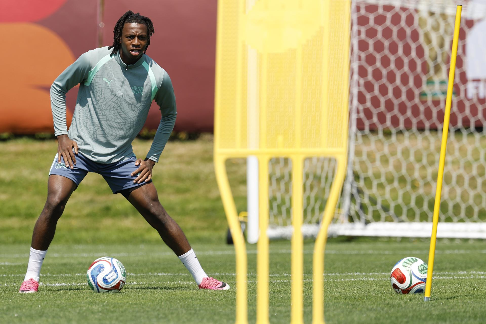 Johan Manzambi, la duda. EFE/EPA/PETER KLAUNZER
