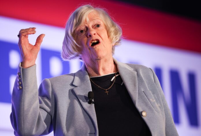 FOTO ARCHIVO. Ann Widdecombe durante un acto en Doncaster, Reino Unido, en 2024.
