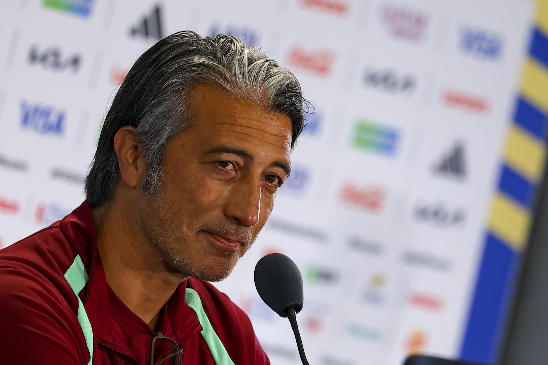 El seleccionador de Suiza, Murat Yakin, asiste a una rueda de prensa en Kansas City, Misuri, EE. UU. EFE/EPA/CHRISTOPHER NEUNDORF

