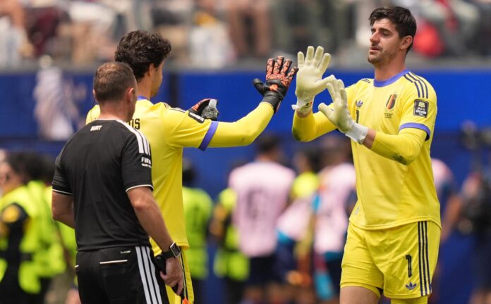 El portero belga Senne Lammens (C) reemplaza a Thibaut Courtois durante el partido de cuartos de final en Los Angeles, USA. EFE/EPA/SCOTT STRAZZANTE
