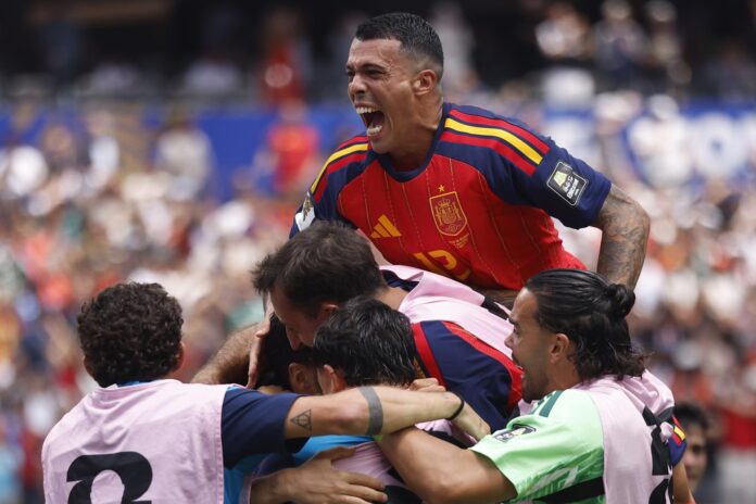 Pedro Porro en un partido de cuartos de final del Mundial de la FIFA 2026 entre España y Bélgica en el estadio SoFi en Los Ángeles (Estados Unidos)EFE/EPA/CHRISTOPHER TORRES

