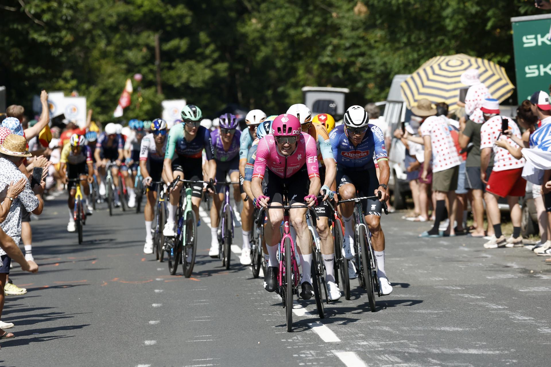La octava etapa del Tour de Francia entre Perigueux y Bergerac, Francia. EFE/EPA/YOAN VALAT