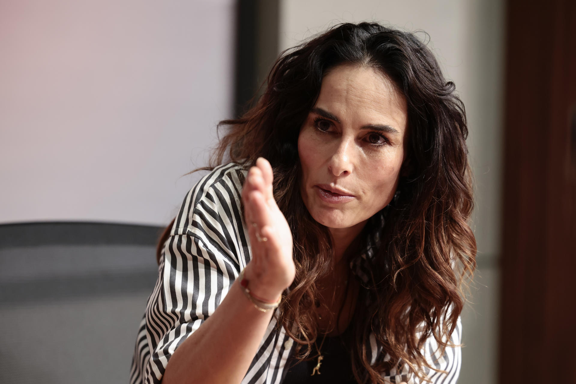 La actriz Ana Serradilla habla en una entrevista con EFE este viernes en Ciudad de México (México). EFE/ José Méndez
