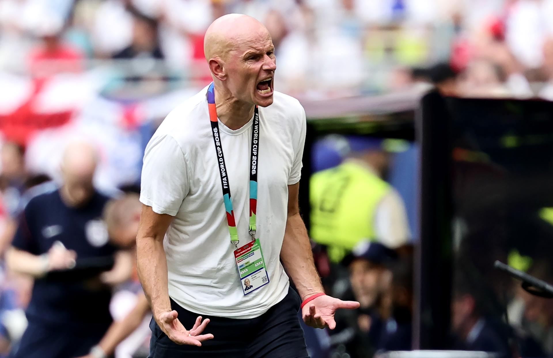 Stale Solbakken, seleccionador de Noruega, durante el partido ante Inglaterra de cuartos de final en Miami. EFE/EPA/RONALD WITTEK
