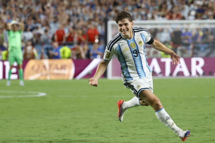 Julián Álvarez le dio el triunfo a Argentina con su gol ante Suiza en el partido de cuartos de final del Mundial 2026 en el estadio Arrowhead de Kansas City. EFE/Kenneth Fernández
