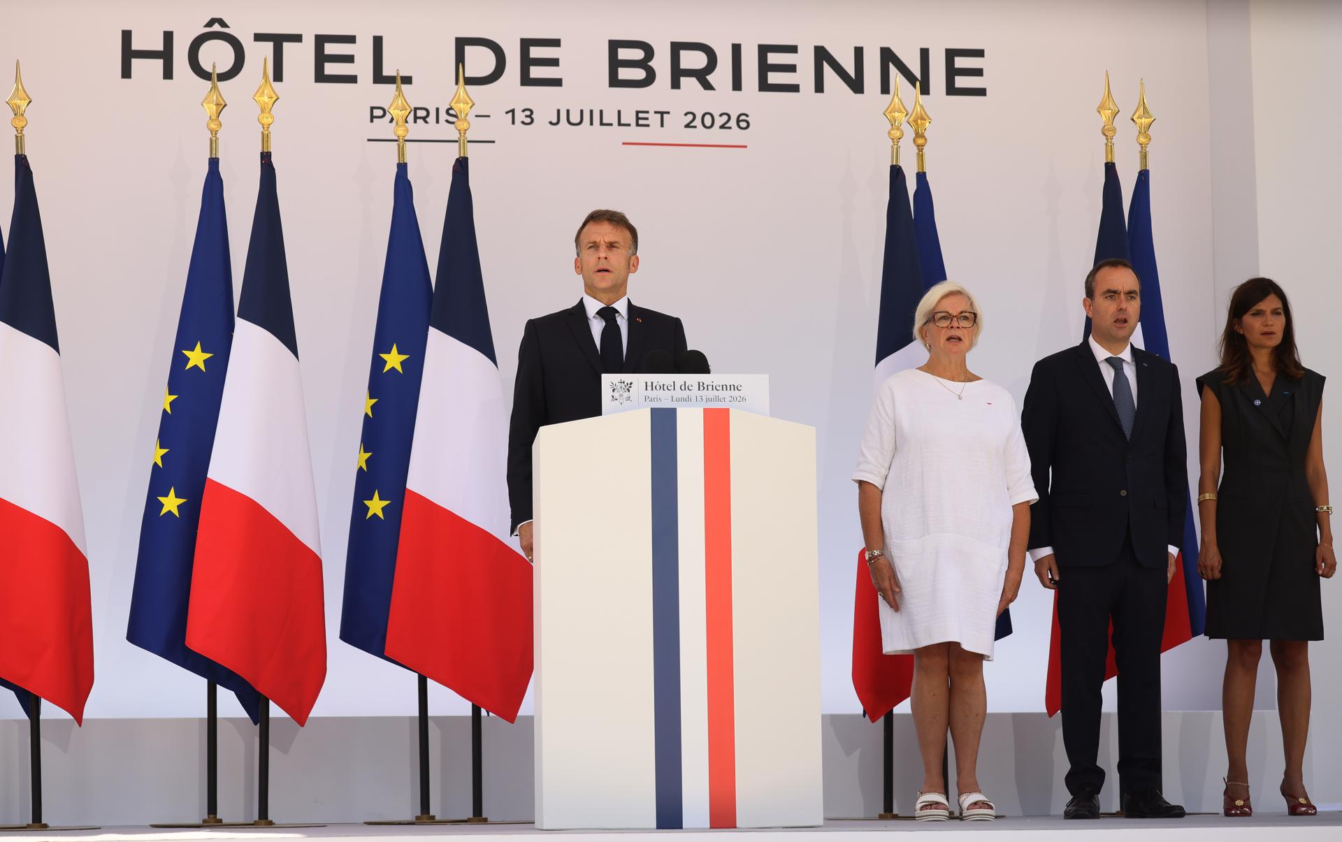 El presidente francés, Emmanuel Macron, en su tradicional discurso a las Fuerzas Armadas, en la víspera de la Fiesta Nacional del 14 de Julio. EFE/EPA/THOMAS PADILLA / POOL MAXPPP OUT
