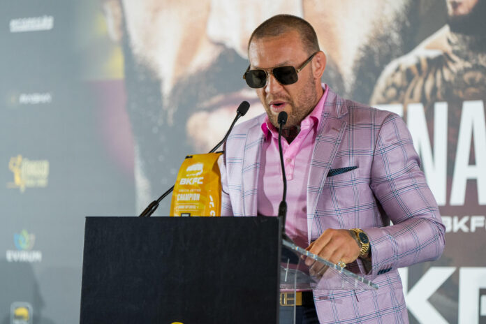 Fotografía de archivo del 18 de julio de 2024 en la que se observa al luchador irlandés Conor Mcgregor al presentar la liga de combate Bare Knuckle Fighting Championship (BKFC) en el Hotel Hard Rock Marbella. EFE/Juan Carlos Domínguez/ARCHIVO
