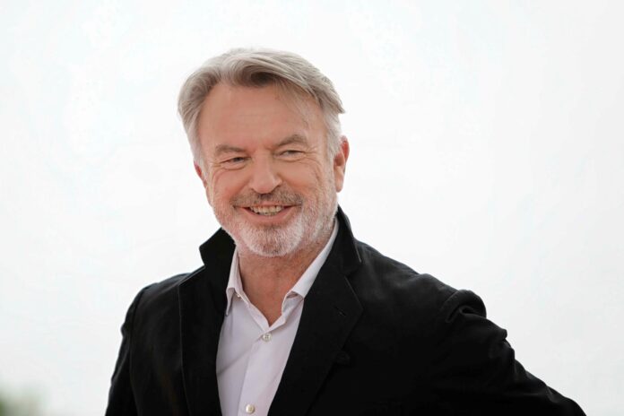 Fotografía de archivo, 11 de septiembre de 2019, del actor neozelandés Sam Neill, célebre por dar vida al paleontólogo Alan Grant en la saga 'Parque Jurásico', entre otros personajes, que falleció este lunes a los 78 años de forma 