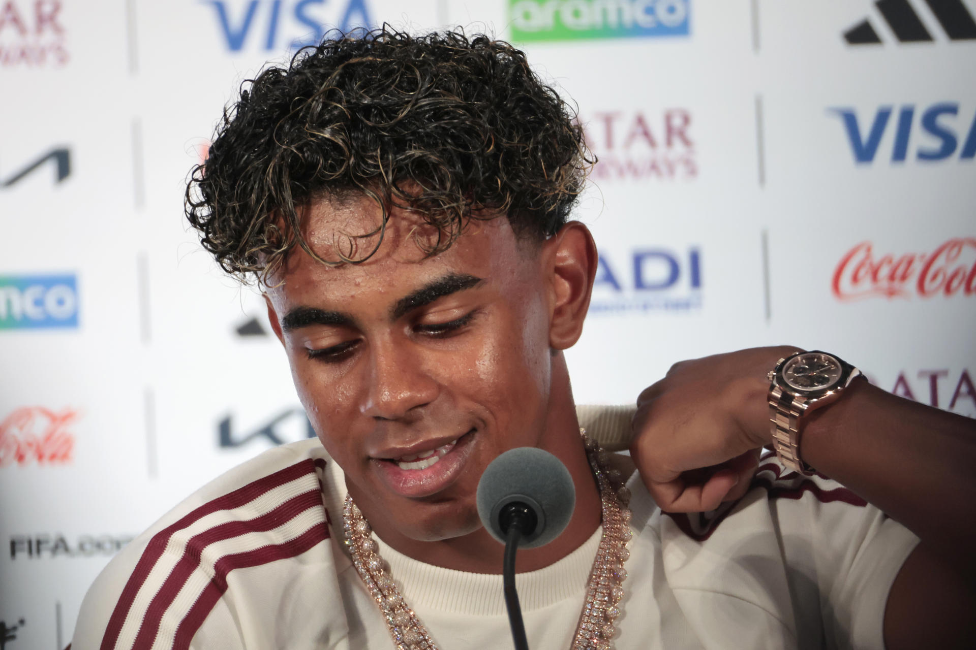 Lamine Yamal habla en rueda de prensa antes del partido de semifinales del Mundial 2026 entre Francia y España en Dallas (EE.UU.). EFE/Lavandeira Jr