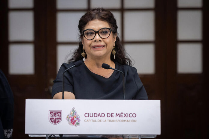 Imagen de archivo de la Jefa de Gobierno de la Ciudad de México, Clara Brugada, hablando durante una rueda de prensa en Ciudad de México (México). EFE/Madla Hartz
